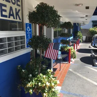 Outside seating. So great on a cool morning