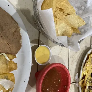 Chips queso and salsa