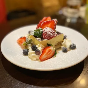 Tiramisu &amp; berries