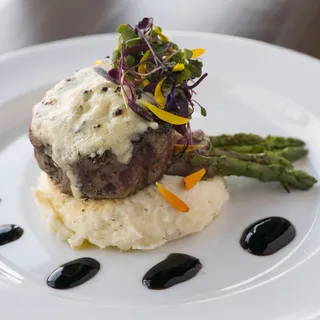 molten blue cheese encrusted beef tenderloin gf