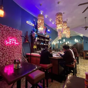 Plenty of space to seat on an amazing cozy and friendly environment