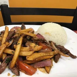 Lomo saltado