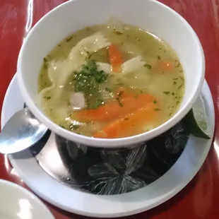 Sopa de pollo!
