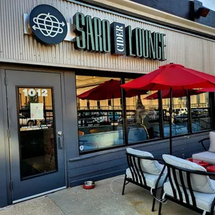 Outdoor patio &amp; dog friendly facility