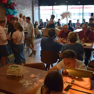 Saro Lounge with great light