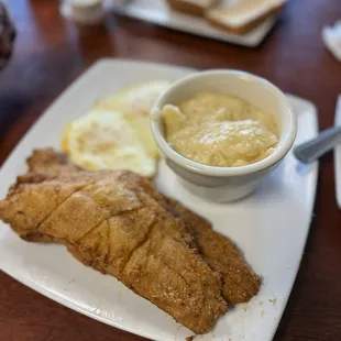 Catfish Cheese Grits