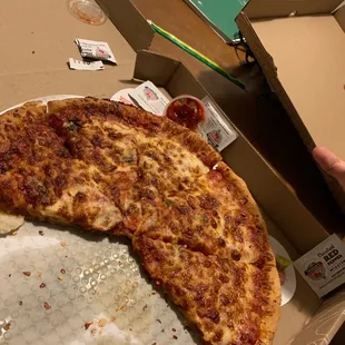 Cheez Pizza &amp; my wite homie