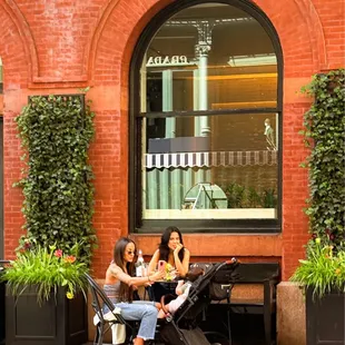 Sidewalk seats