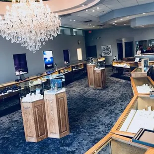 Beautiful newly remodeled 2018. Check out the latest high end jewelry with affordable prices. Easy financing. Ask a sales person for details