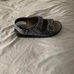 Sad relaxed style sandal
