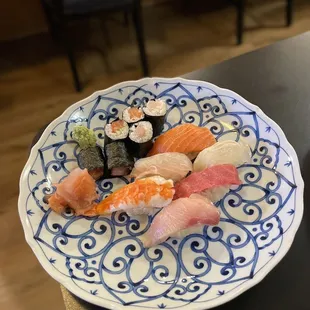 ig: @whatsviveating  |  assorted sushi