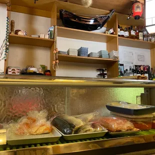 sushi and sashimi, interior