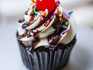 Cupcakes & More