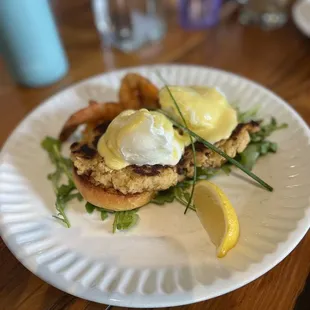 Crab cake Benedict