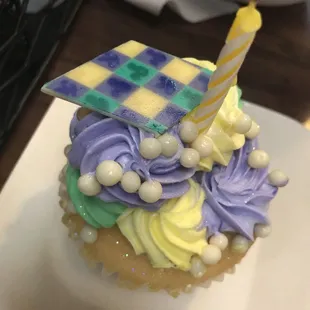 The employees sang happy birthday and gave my mother a cupcake. So nice!!!!