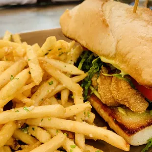 More yum!! My lunch has arrived. I'm hungry!!