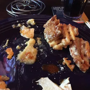 Good thing I don't need to see my girlfriend because the amount of garlic on these fries would make her run away!