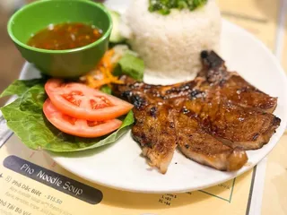 Que Huong Restaurant