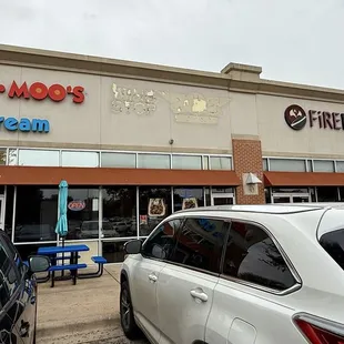 Between Maggie Moo&apos;s and Firebowl