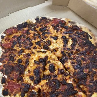 Burnt pizza, no flavor