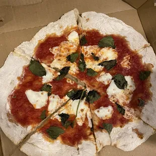 Underdone pizza, no flavor