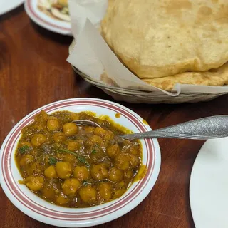Cholay Bhature