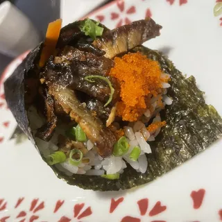 salmon skin hand roll
