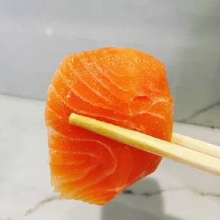 SALMON SASHIMI