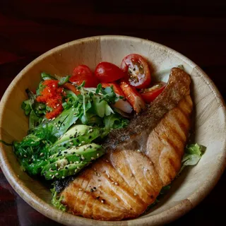 Grilled Salmon Salad