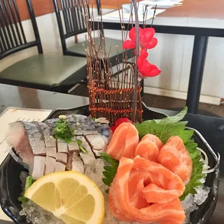 Salmon Belly Sashimi (5 pcs)