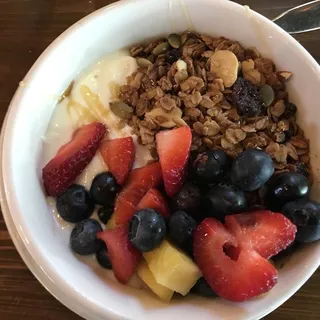 Granola, Fruit, Yogurt