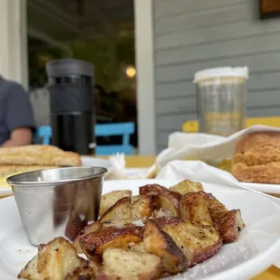 Home fry potatoes with aioli