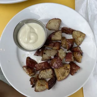 Home fry potatoes with aioli