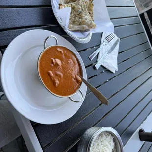 Butter Chicken w Garlic Naan and rice