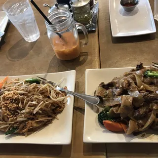 Pad See Ew Noodle