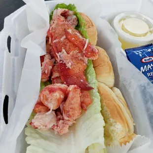Holy huge lobster! Connecticut roll