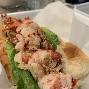 Connecticut lobster roll