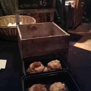 Botero made cronuts! Apple pie and banana Nutella