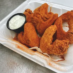 CLEVELAND HOT DRY RUB WINGS