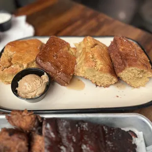 food, chicken wings and fried chicken