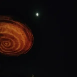 Flying saucers have been spotted above Kaimuki Friday night. Sloppy Joe saucers, so prepare your stomach for an invasion of tastiness.