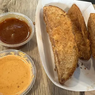 Wedges with Rodeo and Get Baq sauce