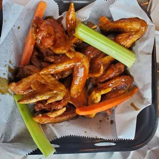 10 piece wing, Tennessee Twang sauce