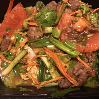 Spicy Grilled Beef Salad