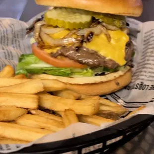 Pub burger &amp; fries