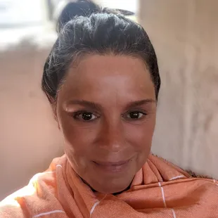 Get your free phone consultation with Veena.