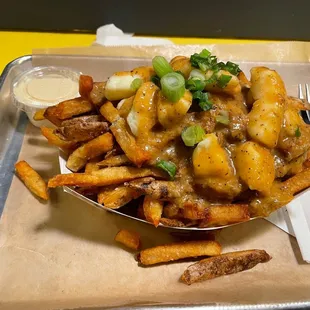 Big poutine w/side of garlic mayo