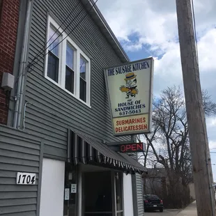 the outside of the restaurant