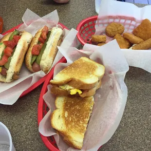 Our quick lunch after the zoo