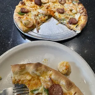 Small Cajun specialty pizza